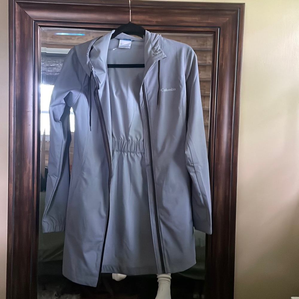Columbia Size Small Rain coat.